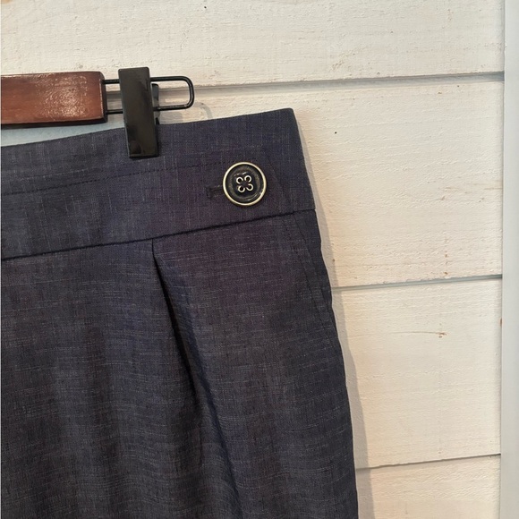 LOFT Ann Taylor Loft Dark Blue
Chambray Skirt Size 10. Pockets and size zip. - Picture 4 of 10